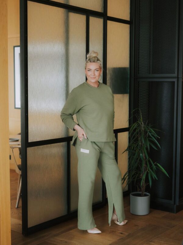 Merlin Miido x Haruu, pusa, HomeInEstonia kolllektsioon, eestidisain, mugav pusa, mugavad riided