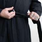 Meestehommikumantel_must_1820x1920_haruu_eestidisain_linane_hommikumantel_mugav_hommikumantel