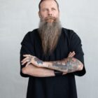 meestesärk, meeste t särk, mugav särk, suvine pluus meestele, haruu, linased riided, mugavad riided, reisiriided, eestidisain