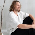 meestesärk, meeste t särk, mugav särk, suvine pluus meestele, haruu, linased riided, mugavad riided, reisiriided, eestidisain