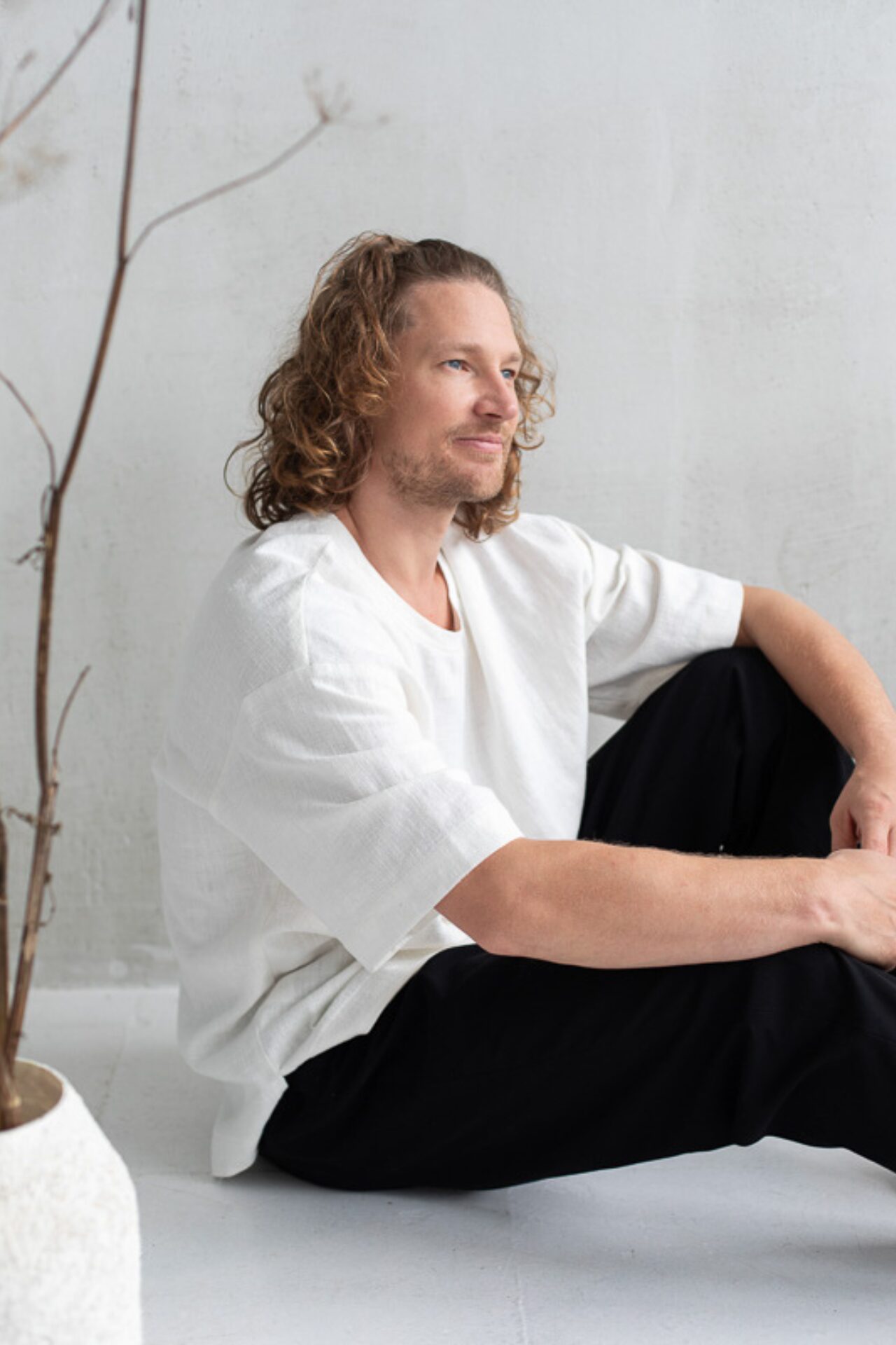 meestesärk, meeste t särk, mugav särk, suvine pluus meestele, haruu, linased riided, mugavad riided, reisiriided, eestidisain