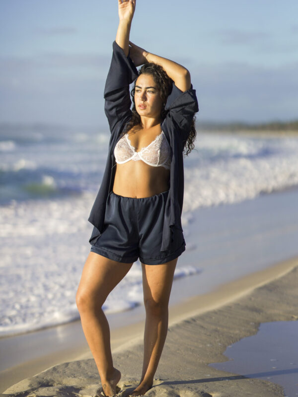 Viskoosist lühikesed püksid