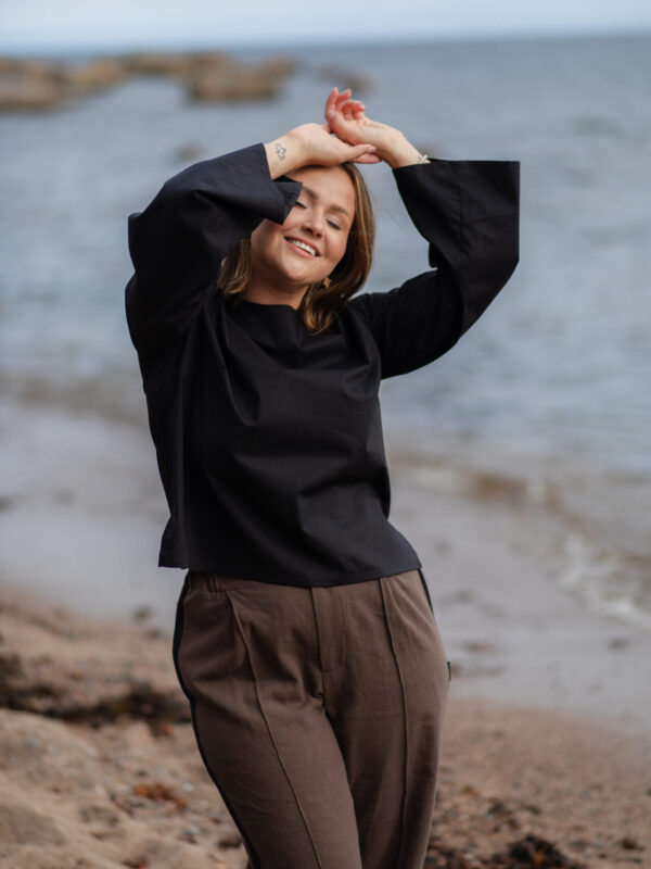 Pika varrukaga pluus