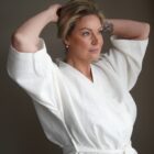 Haruu, hommikumantel, naiste hommikumantel, eesti disain, linased riided, linane hommikumantel, valge, mugavad riided, kimono,