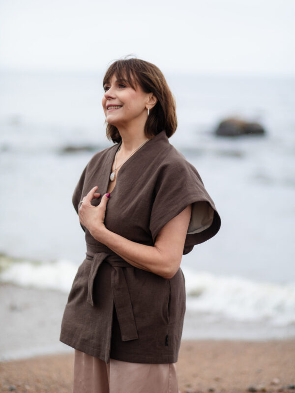 Short linen kimono